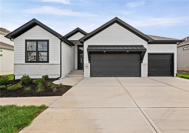 Photo 1 of Single family home for sale at 18949 193rd Terrace, Spring Hill, KS 66083 | MLS# 2645489 | Listing updated on 2026-10-05