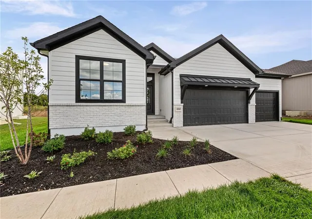 Photo 2 of Single family home for sale at 18949 193rd Terrace, Spring Hill, KS 66083 | MLS# 2645489 | Listing updated on 2026-10-05