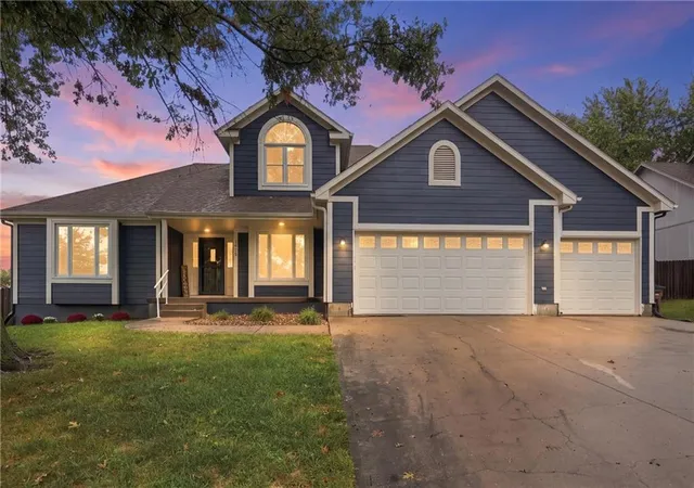 Single family home for sale at 1516 Wrangler Way, Raymore, MO 64083 | MLS# 2645492