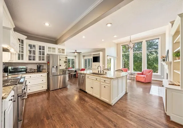 Photo 3 of Sale Pending at 6400 Gladstone Dr, Shawnee, KS 66218 | MLS# 2645496 | Listing updated on 2026-10-18