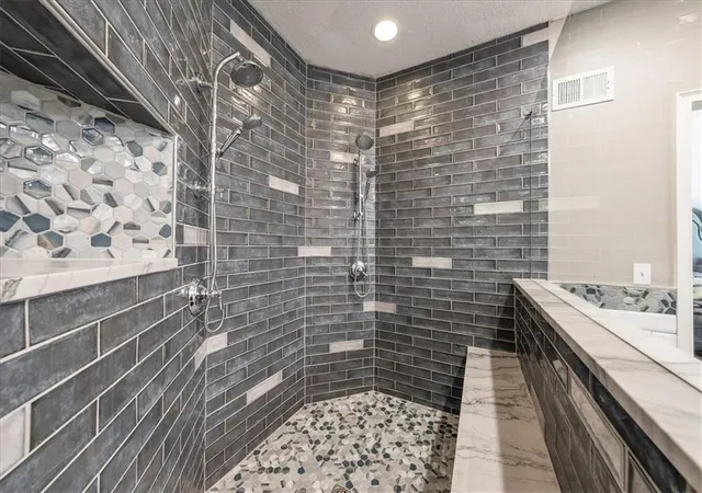 Photo 4 of Sale Pending at 6400 Gladstone Dr, Shawnee, KS 66218 | MLS# 2645496 | Listing updated on 2026-10-18