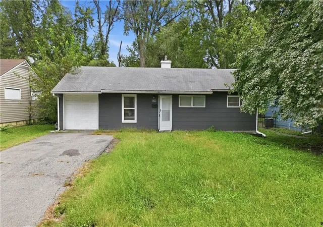 Photo 2 of Single family home for sale at 10923 Bennington Ave, Kansas City, MO 64134 | MLS# 2645500 | Listing updated on 2026-10-07