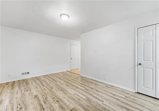 Photo 4 of Single family home for sale at 10923 Bennington Ave, Kansas City, MO 64134 | MLS# 2645500 | Listing updated on 2026-10-07