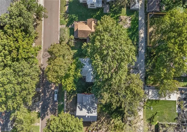 Photo 37 of Single family home for sale at 828 N Jefferson Ave, Iola, KS 66749 | MLS# 2645504 | Listing updated on 2026-10-05