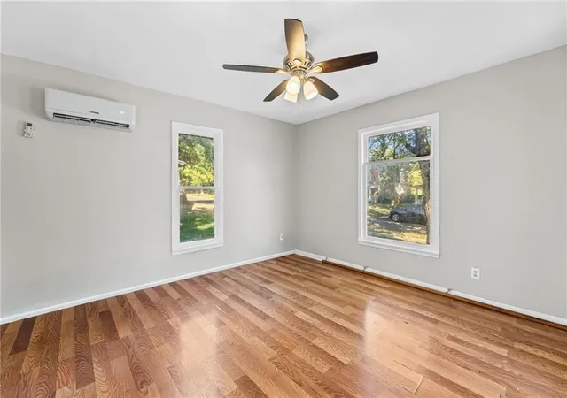 Photo 3 of Single family home for sale at 828 N Jefferson Ave, Iola, KS 66749 | MLS# 2645504 | Listing updated on 2026-10-05