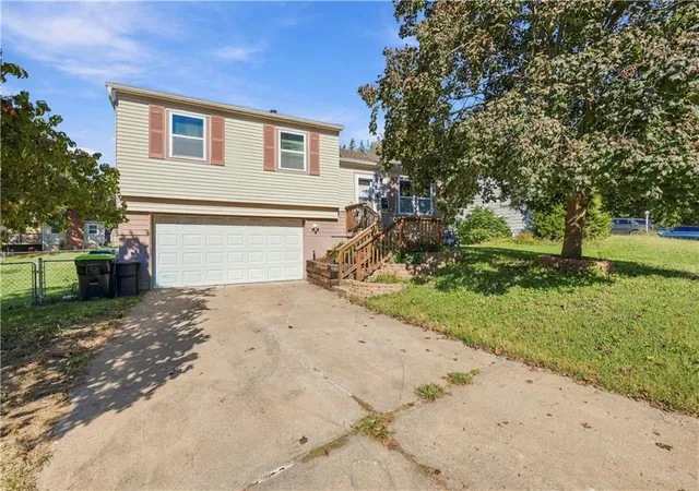 Photo 1 of Single family home for sale at 16108 E 32nd Street S, Independence, MO 64055 | MLS# 2645511 | Listing updated on 2026-10-08