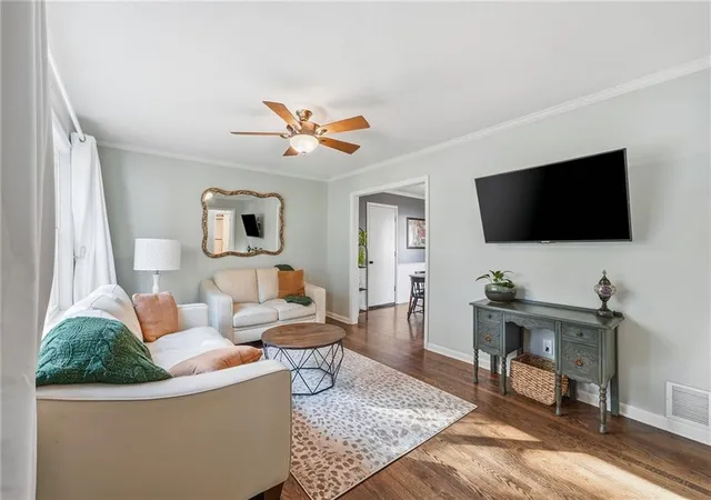 Photo 4 of Single family home for sale at 5522 Linden St, Roeland Park, KS 66205 | MLS# 2645518 | Listing updated on 2026-10-22