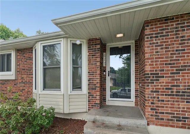 Photo 3 of Single family home for sale at 617 W Maple St, Raymore, MO 64083 | MLS# 2645522 | Listing updated on 2026-10-08