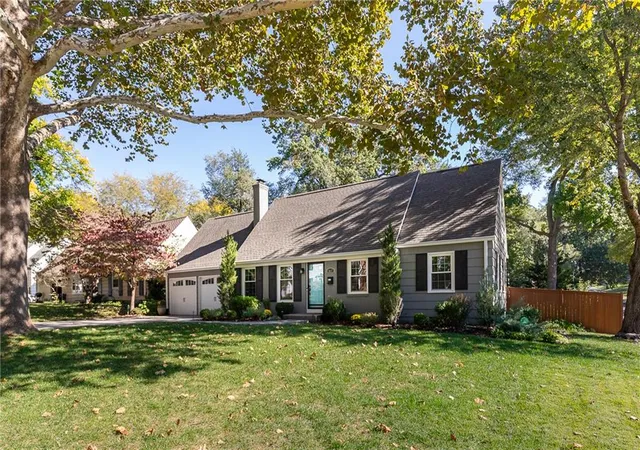 Photo 1 of Single family home for sale at 7647 Fairway St, Prairie Village, KS 66208 | MLS# 2645525 | Listing updated on 2026-10-30