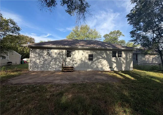 Photo 4 of Single family home for sale at 801 N Delaware St, Butler, MO 64730 | MLS# 2645526 | Listing updated on 2026-10-05
