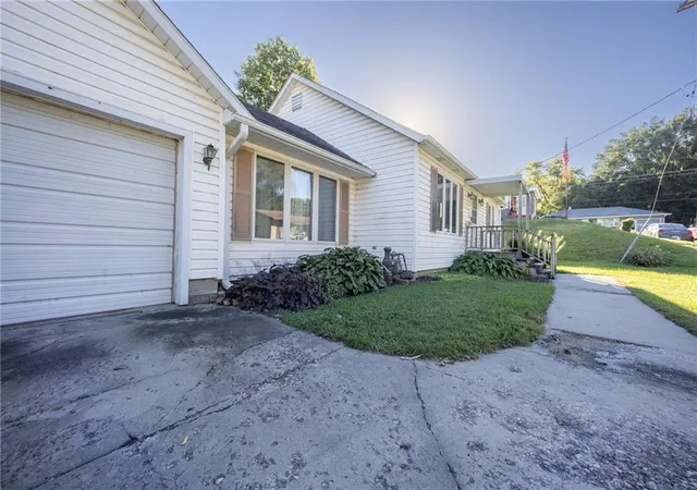 Photo 4 of Sale Pending at 504 William St, Rock Port, MO 64482 | MLS# 2645527 | Listing updated on 2026-10-11