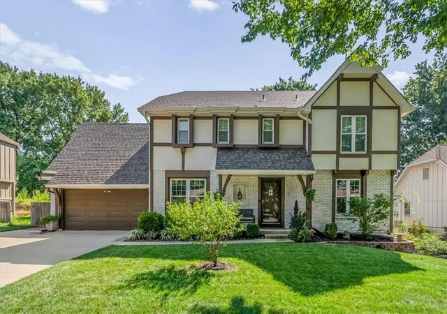 Photo 2 of Single family home for sale at 10417 Oakmont St, Lenexa, KS 66215 | MLS# 2645535 | Listing updated on 2026-10-09