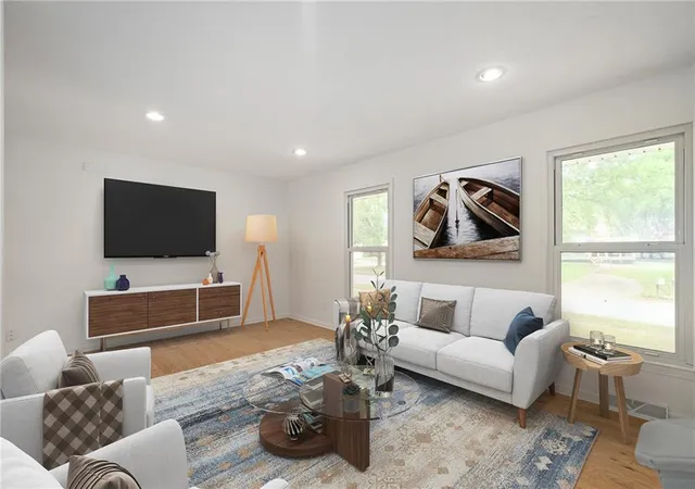 Photo 3 of Sale Pending at 435 Kingsley Ave, Liberty, MO 64068 | MLS# 2645541 | Listing updated on 2026-10-18