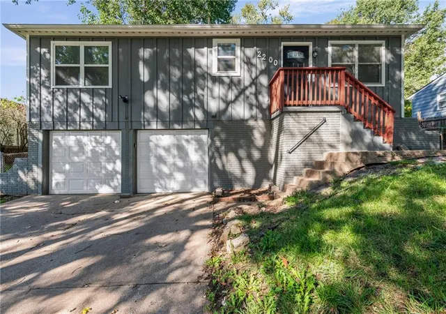 Single family home for sale at 2200 Aqueduct Pl, Independence, MO 64057 | MLS# 2645543