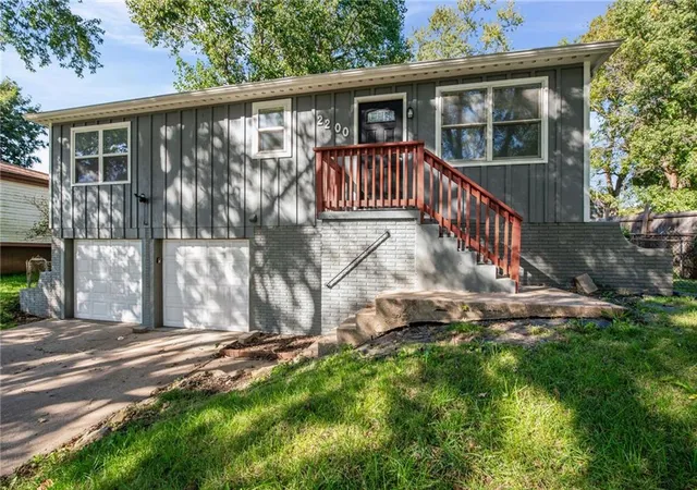 Photo 2 of Single family home for sale at 2200 Aqueduct Pl, Independence, MO 64057 | MLS# 2645543 | Listing updated on 2026-10-08