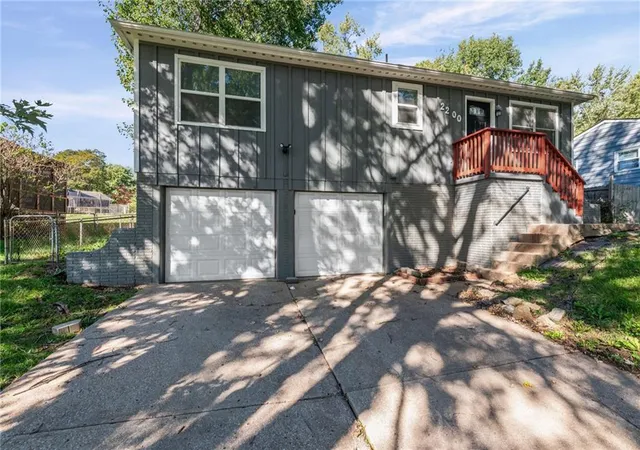 Photo 3 of Single family home for sale at 2200 Aqueduct Pl, Independence, MO 64057 | MLS# 2645543 | Listing updated on 2026-10-08