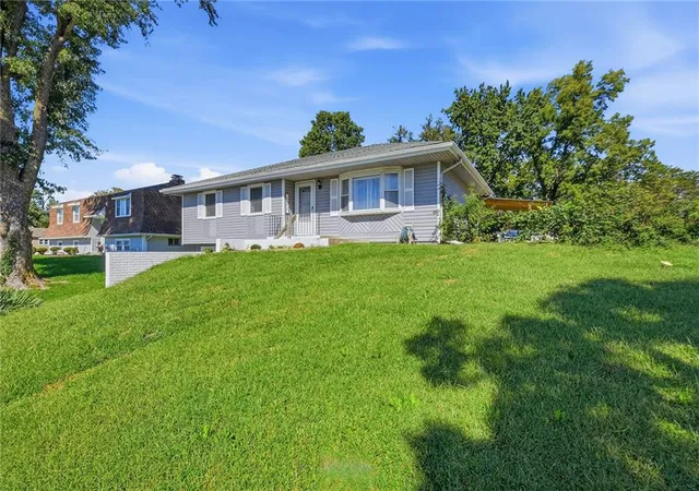 Photo 1 of Single family home for sale at 8646 Splitlog Ave, Kansas City, KS 66112 | MLS# 2645546 | Listing updated on 2026-10-06