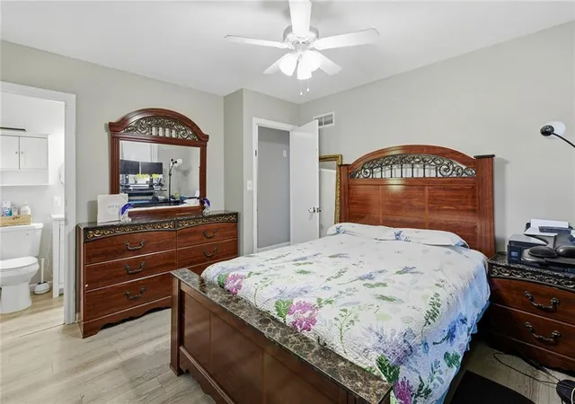 Photo 3 of Single family home for sale at 8646 Splitlog Ave, Kansas City, KS 66112 | MLS# 2645546 | Listing updated on 2026-10-06