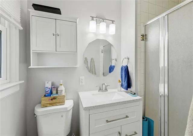 Photo 4 of Single family home for sale at 8646 Splitlog Ave, Kansas City, KS 66112 | MLS# 2645546 | Listing updated on 2026-10-06