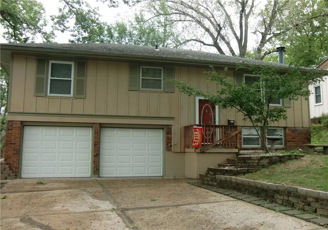 Single family home for sale at 3401 S Ellison Way, Independence, MO 64055 | MLS# 2645548