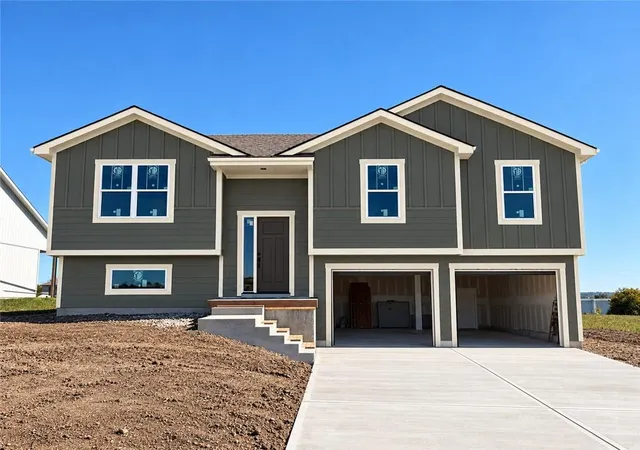 Photo 1 of Single family home for sale at 21108 E 6th Terrace, Independence, MO 64056 | MLS# 2645551 | Listing updated on 2026-10-08