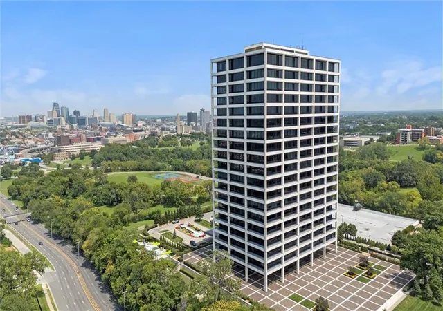 Photo 1 of Condo for sale at 700 W 31st Street #1405, Kansas City, MO 64108 | MLS# 2645556 | Listing updated on 2026-10-09