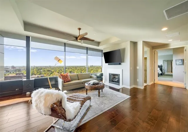 Photo 3 of Condo for sale at 700 W 31st Street #1405, Kansas City, MO 64108 | MLS# 2645556 | Listing updated on 2026-10-09