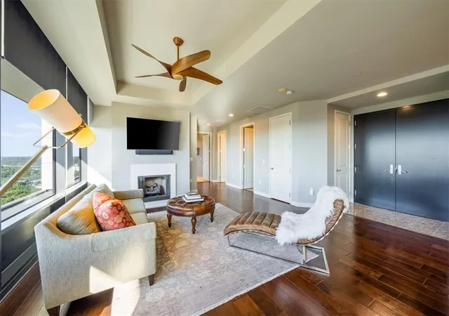 Photo 4 of Condo for sale at 700 W 31st Street #1405, Kansas City, MO 64108 | MLS# 2645556 | Listing updated on 2026-10-09