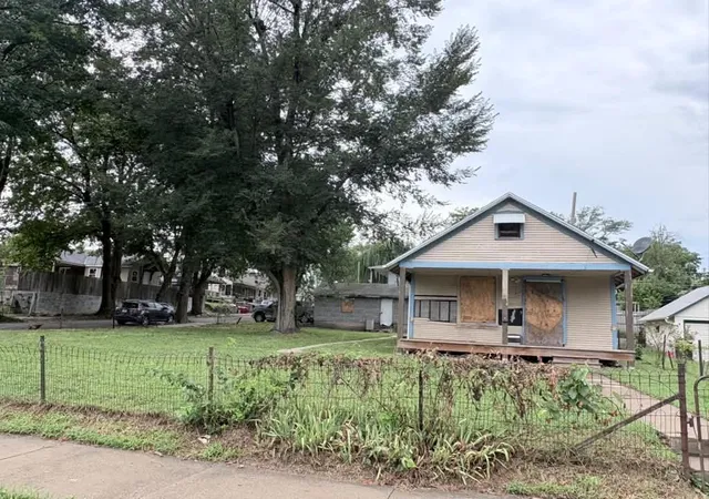 Photo 2 of Single family home for sale at 1638 Ewing Ave, Kansas City, MO 64126 | MLS# 2645568 | Listing updated on 2026-10-08