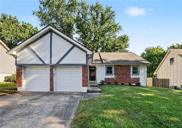 Single family home for sale at 13935 S Cottonwood Dr, Olathe, KS 66062 | MLS# 2645570