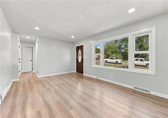 Photo 4 of Single family home for sale at 9119 W 87th Terrace, Overland Park, KS 66212 | MLS# 2645574 | Listing updated on 2026-10-23