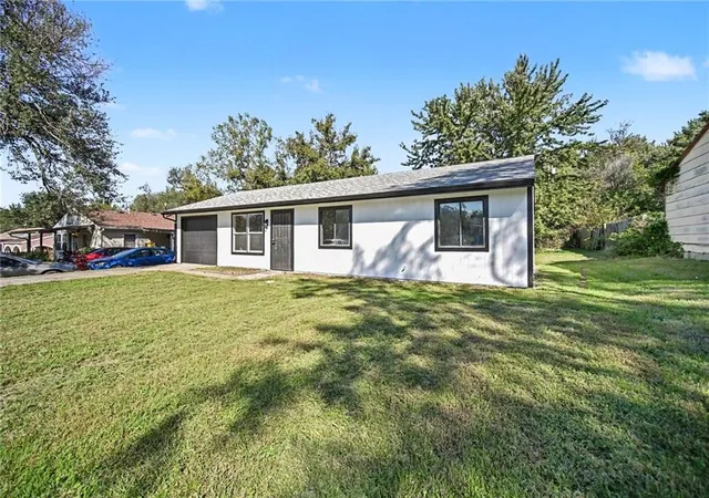 Photo 3 of Single family home for sale at 1830 SE 22nd Street, Topeka, KS 66605 | MLS# 2645577 | Listing updated on 2026-10-09