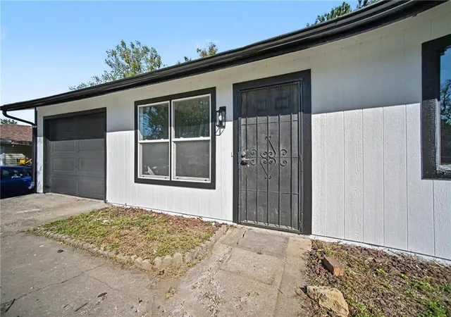 Photo 4 of Single family home for sale at 1830 SE 22nd Street, Topeka, KS 66605 | MLS# 2645577 | Listing updated on 2026-10-09