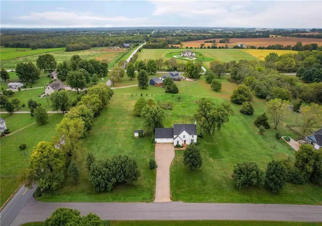 Photo 3 of Sale Pending at 3955 W 214th Street, Bucyrus, KS 66013 | MLS# 2645579 | Listing updated on 2026-10-18