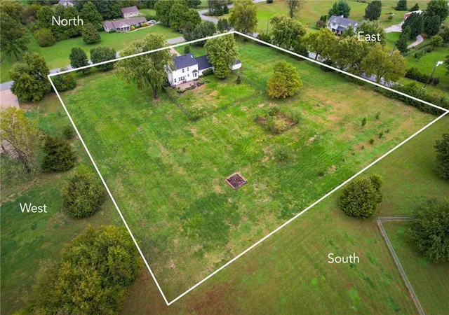 Photo 4 of Sale Pending at 3955 W 214th Street, Bucyrus, KS 66013 | MLS# 2645579 | Listing updated on 2026-10-18