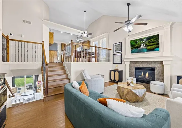 Photo 3 of Single family home for sale at 1113 Creekside Ct, Raymore, MO 64083 | MLS# 2645586 | Listing updated on 2026-10-10