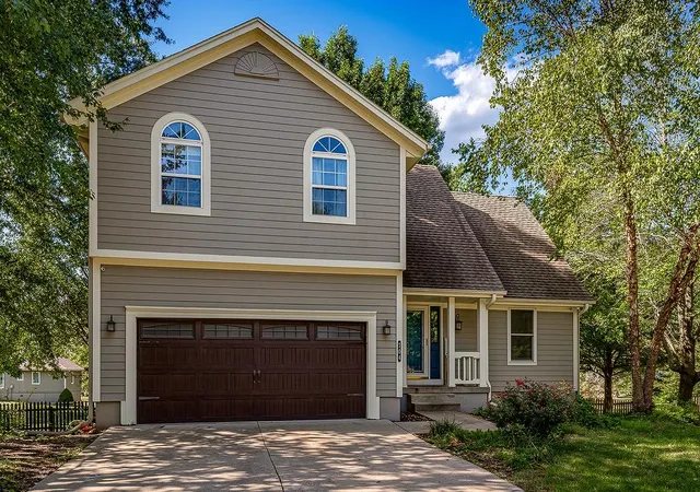 Photo 1 of Single family home for sale at 704 Lark St, Raymore, MO 64083 | MLS# 2645591 | Listing updated on 2026-10-09
