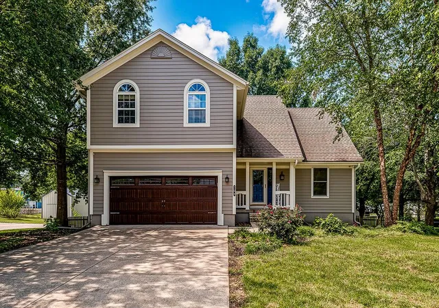Photo 2 of Single family home for sale at 704 Lark St, Raymore, MO 64083 | MLS# 2645591 | Listing updated on 2026-10-09