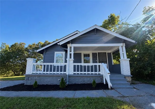 Photo 1 of Single family home for sale at 4111 E 59th Street, Kansas City, MO 64130 | MLS# 2645598 | Listing updated on 2026-10-27