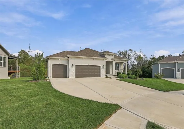 Photo 2 of Single family home for sale at 18804 189th Street, Spring Hill, KS 66083 | MLS# 2645601 | Listing updated on 2026-10-15
