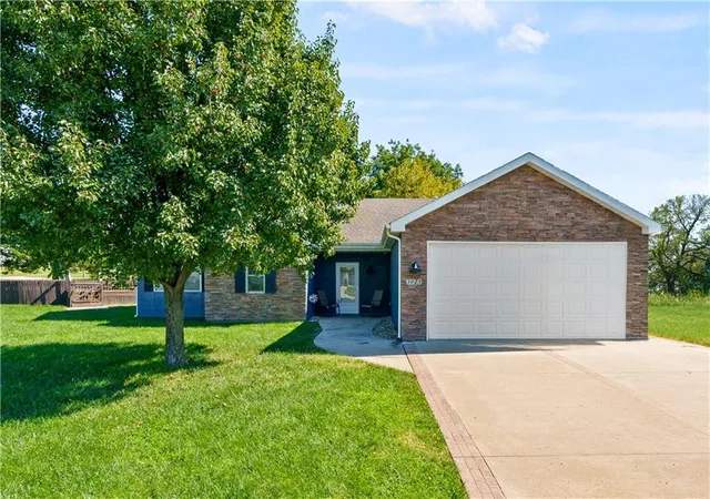 Photo 1 of Single family home for sale at 3025 N 157th Street, Basehor, KS 66007 | MLS# 2645610 | Listing updated on 2026-10-20