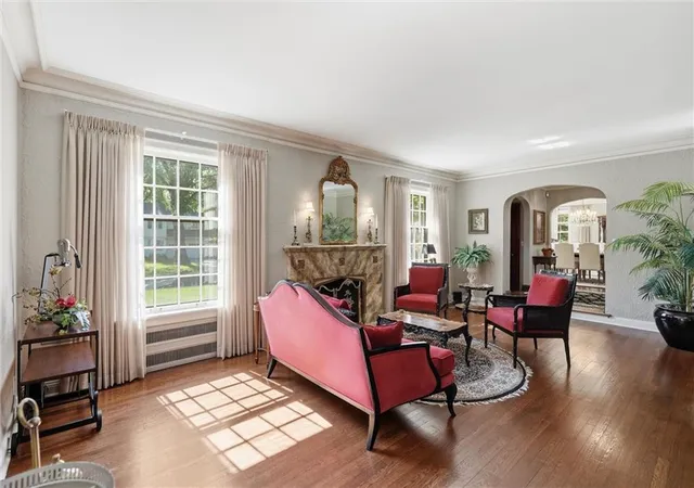 Photo 4 of Single family home for sale at 1010 W 65th Street, Kansas City, MO 64113 | MLS# 2645613 | Listing updated on 2026-10-20