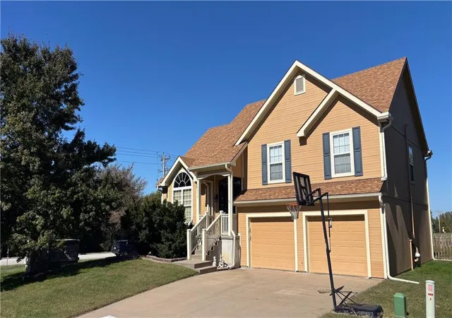 Photo 2 of Single family home for sale at 15570 Nw 130th Street, Platte City, MO 64079 | MLS# 2645616 | Listing updated on 2026-10-09