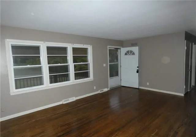 Photo 3 of Single family home for sale at 4801 Nw 61st Street, Kansas City, MO 64151 | MLS# 2645624 | Listing updated on 2026-10-13