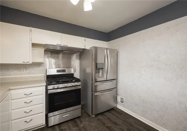 Photo 3 of Single family home for sale at 3900 Blue Ridge Blvd, Independence, MO 64052 | MLS# 2645627 | Listing updated on 2026-10-21