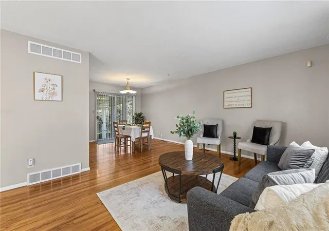 Photo 4 of Single family home for sale at 11908 Belmont Ave, Grandview, MO 64030 | MLS# 2645634 | Listing updated on 2026-10-08