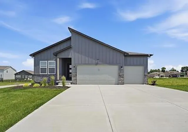 Photo 1 of Single family home for sale at 1516 Sw 8th Terrace, Oak Grove, MO 64075 | MLS# 2645635 | Listing updated on 2026-10-06