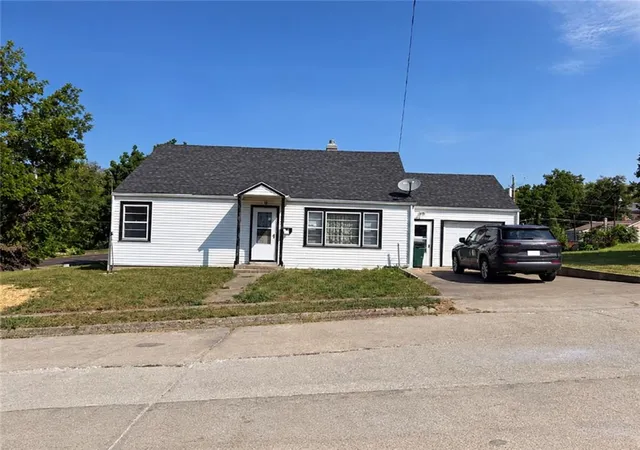 Photo 1 of Single family home for sale at 104 Bodine St, Paris, MO 65275 | MLS# 2645636 | Listing updated on 2026-10-09