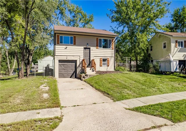 Photo 1 of Single family home for sale at 1515 N Osage Trl, Independence, MO 64058 | MLS# 2645639 | Listing updated on 2026-10-06
