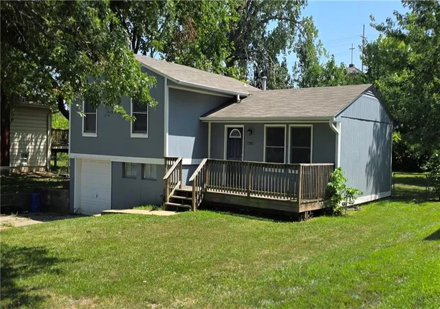 Single family home for sale at 7301 84th Terrace NW, Kansas City, MO 64153 | MLS# 2645640